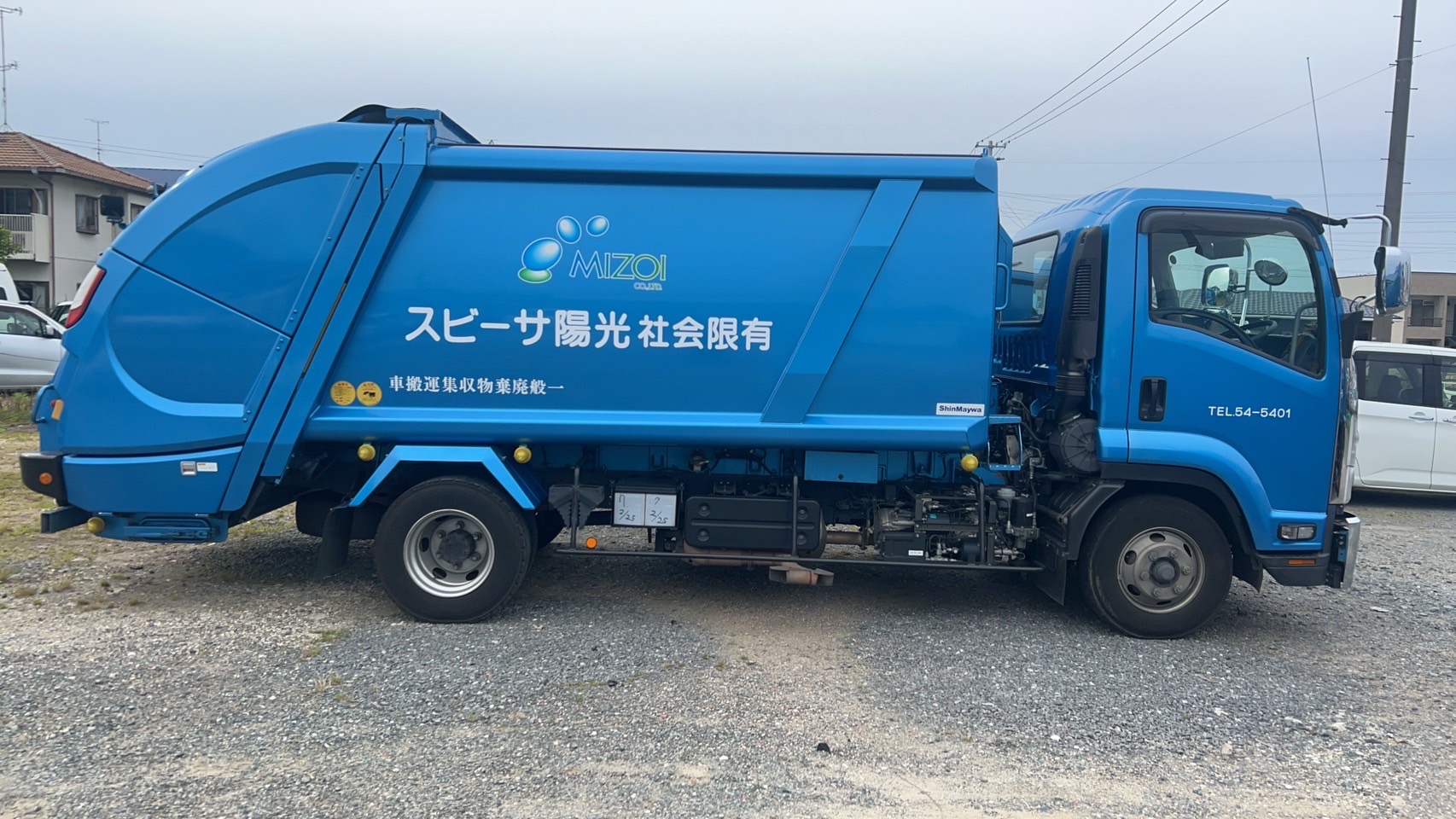 古紙の分別・収集作業